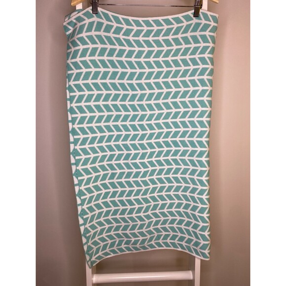 Koala Baby Herringbone Blanket 38 by 41 inches Kids Blue & White Soft Chevron - Picture 1 of 5